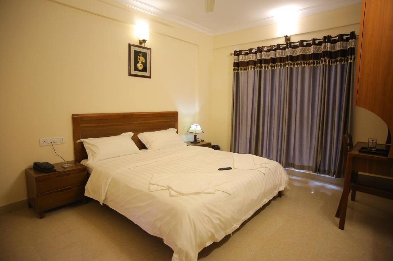The Lounge Business Hotel Bangalore Dış mekan fotoğraf
