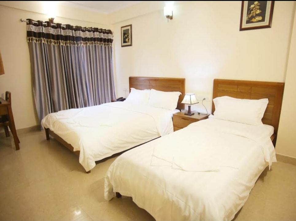The Lounge Business Hotel Bangalore Dış mekan fotoğraf