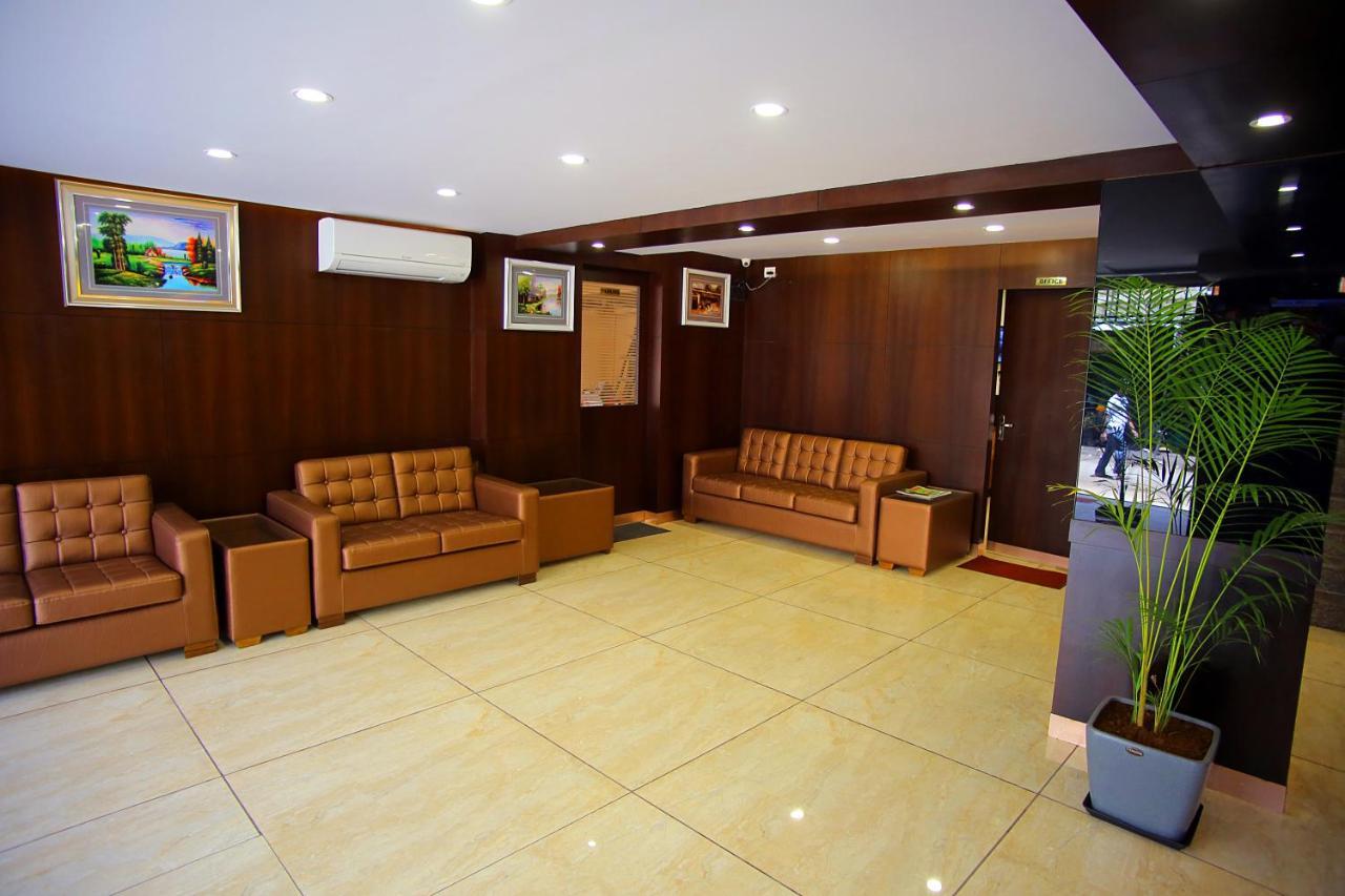 The Lounge Business Hotel Bangalore Dış mekan fotoğraf