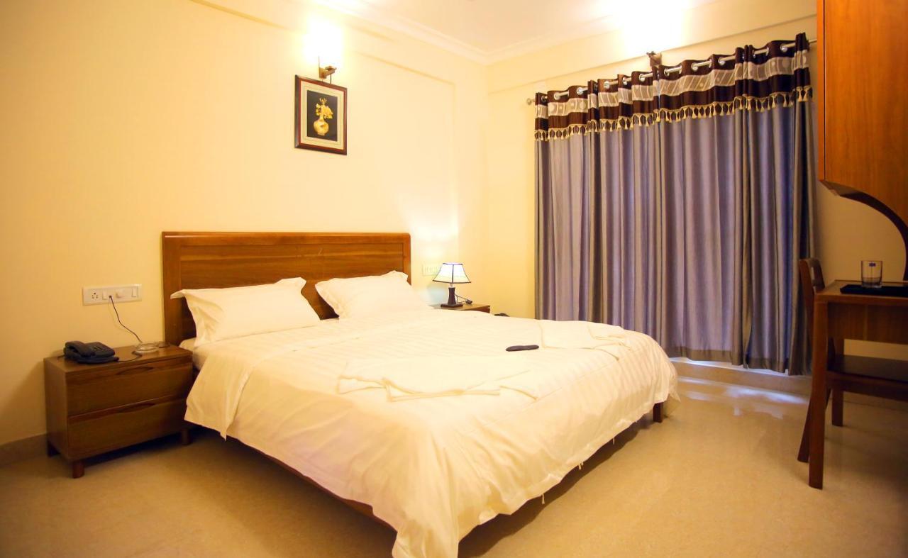 The Lounge Business Hotel Bangalore Dış mekan fotoğraf